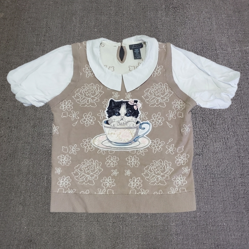 Adorable Tan and White Kids Top with Cat Design